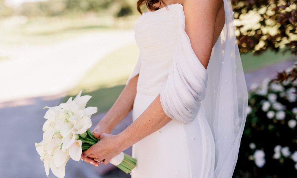 4 Reasons To Choose a Simple Wedding Dress for Your Big Day