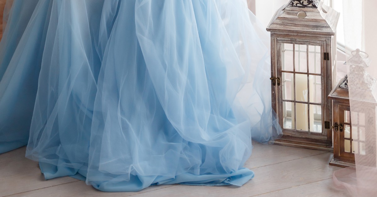 Pros and Cons of Wearing Puffy Wedding Dresses